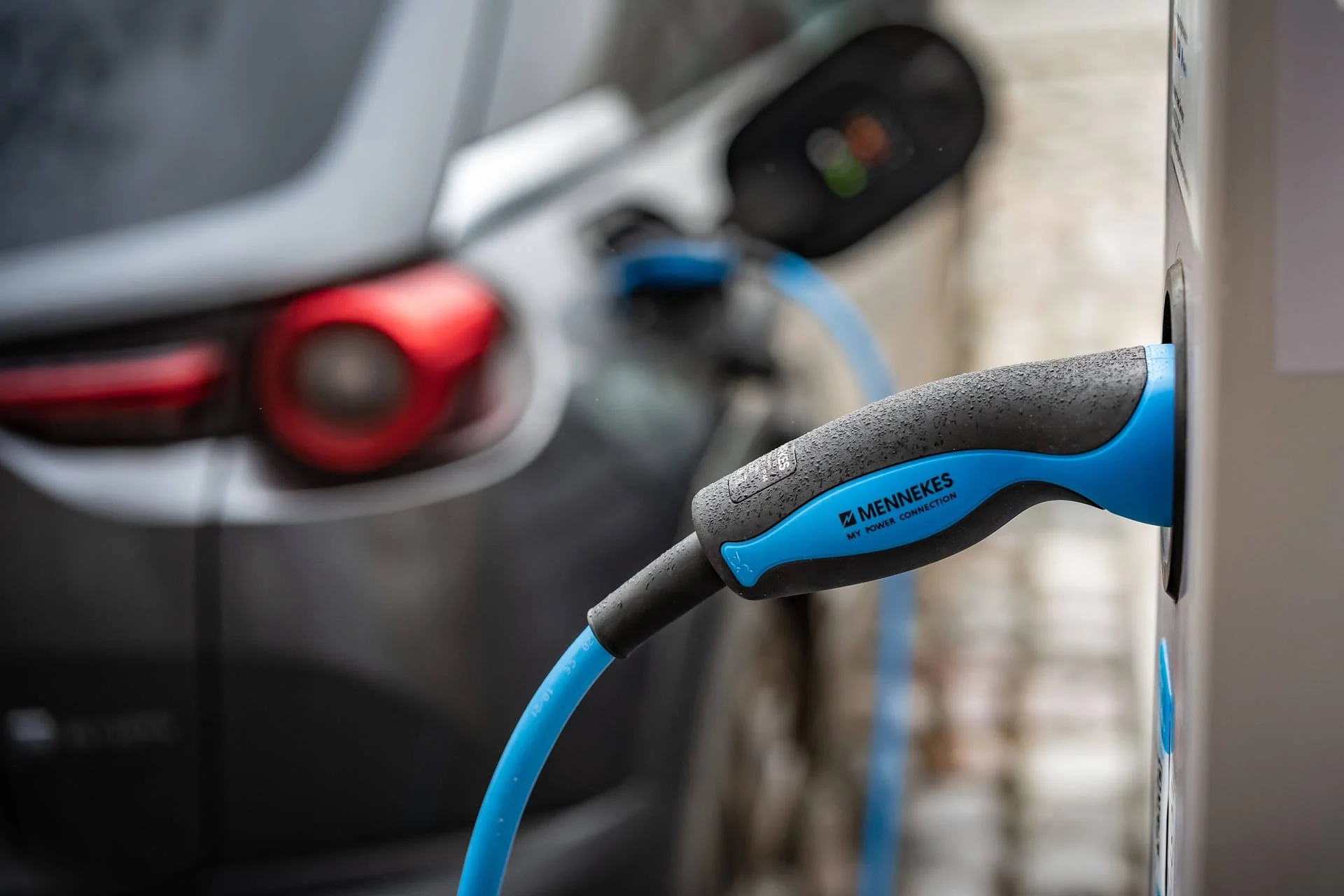 Elektroauto in der Sommerhitze: 5 Tipps, um deinen Akku zu schonen