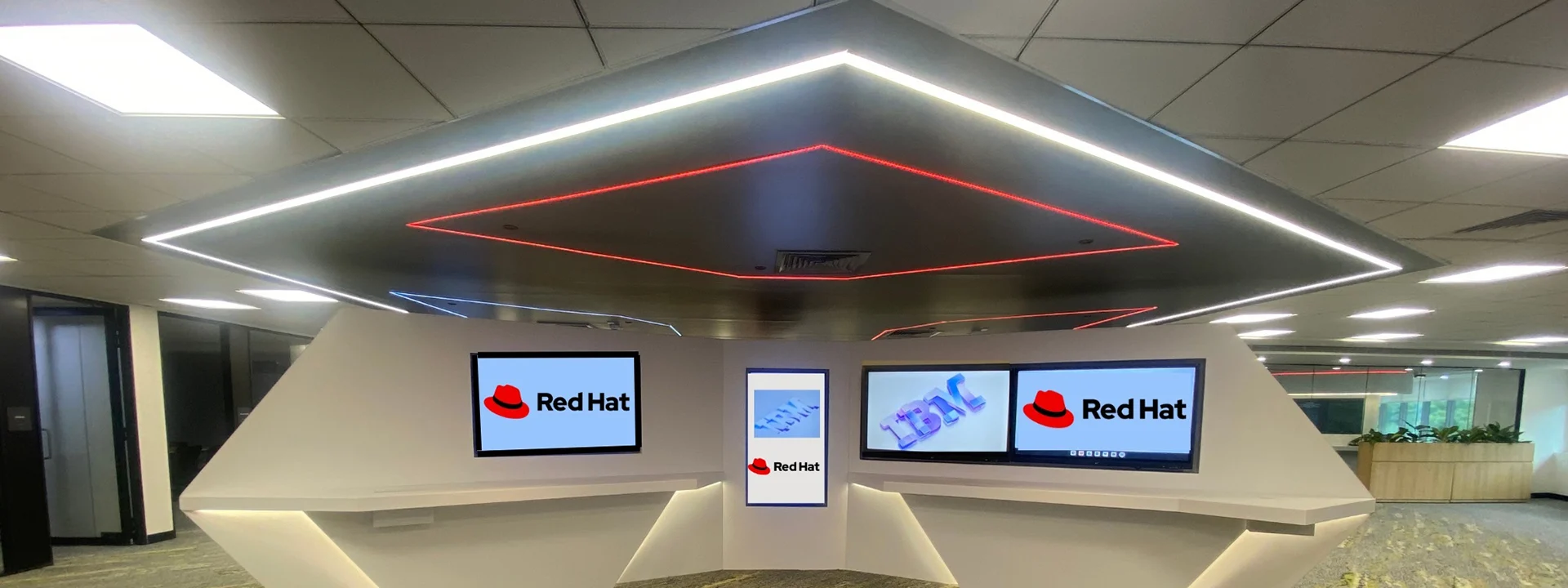 IBM and Red Hat stärken Open‑Source‑Sicherheit mit 5‑Milliarden‑Projekt Lightwell und Glasswing‑Kooperation