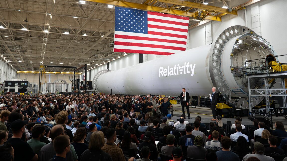 Rocket Report: Wiederaufbau am Blue Origin-Startplatz und Relativitys Mars‑Ziel