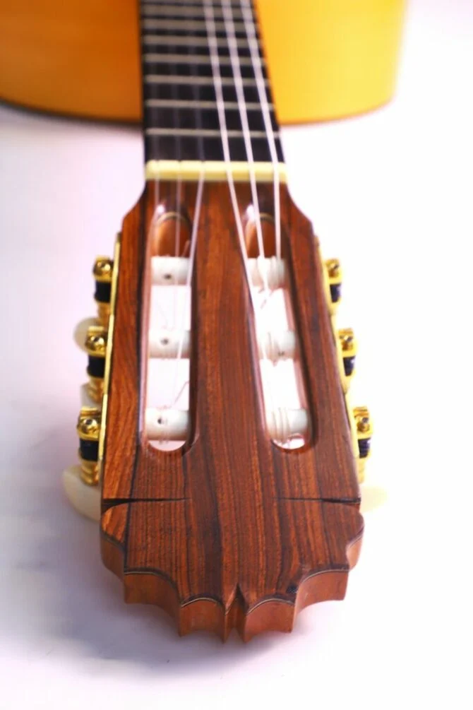 Was macht eine Flamencogitarre aus – Handwerk, Klang und kulturelle Bedeutung